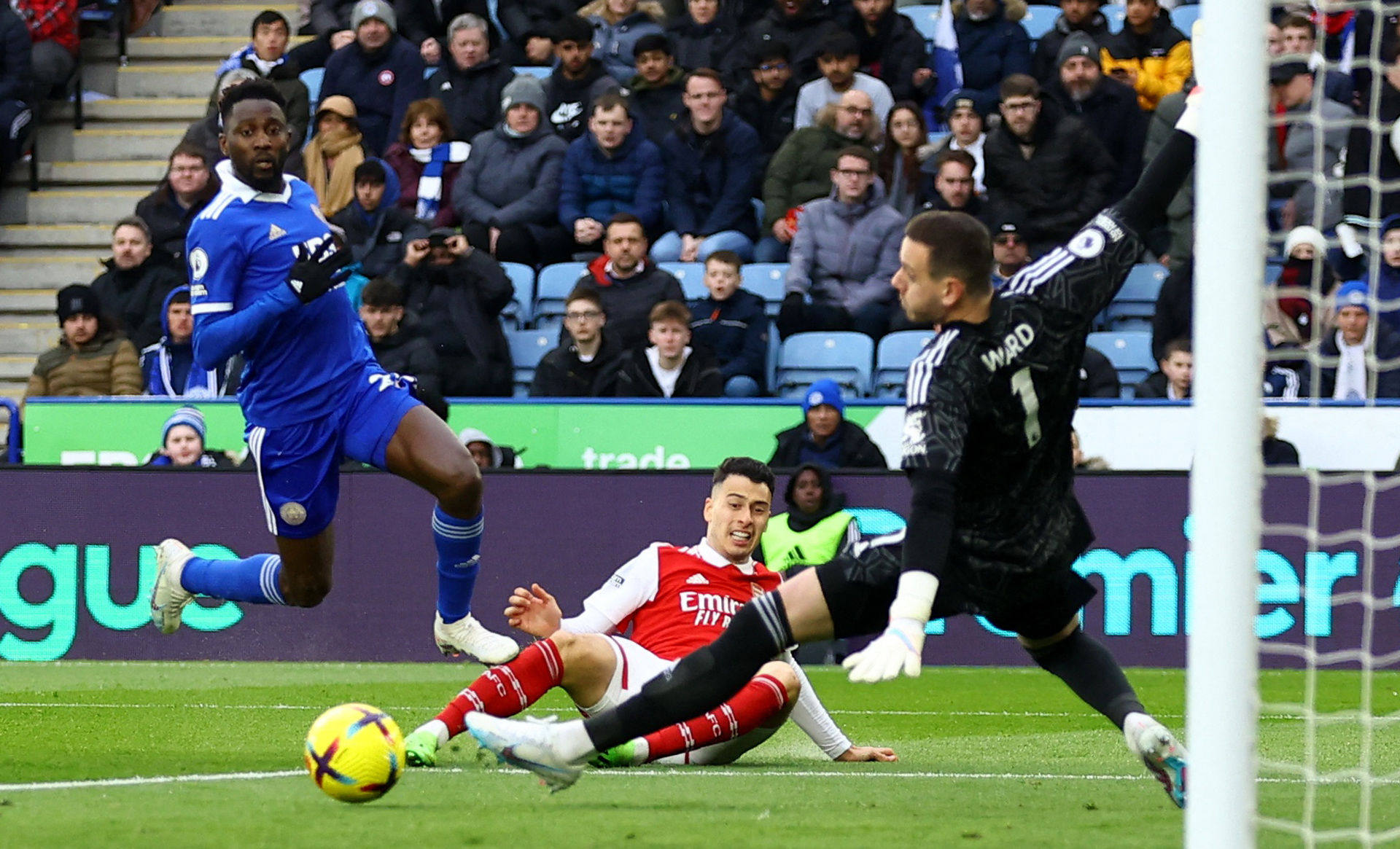 赛中亮相 赛中亮相